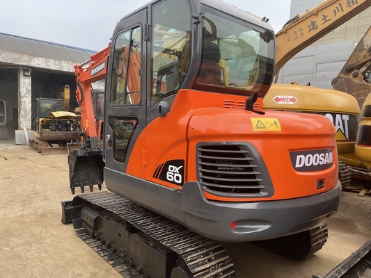 6 تن کاوشگر دريايي دوسان DX60 با قدرت موتور 39.7KW و ظرفیت سطل 0.21m3