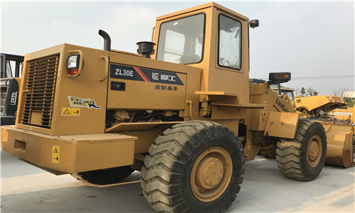 3-5 تن بارگذاری چرخ Liugong ZL30E استفاده شده 1.53.0m3 بارگذاری سطل